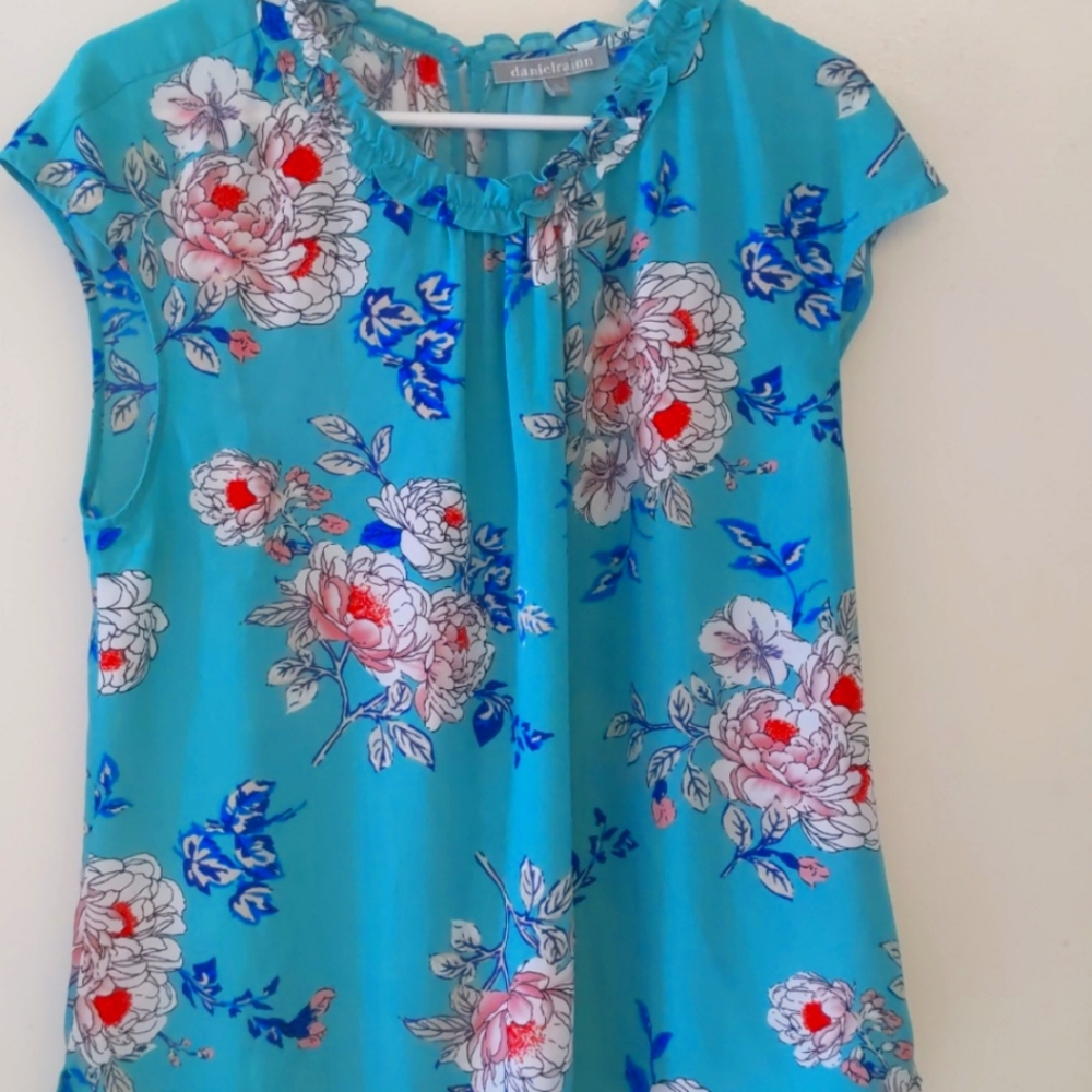 Danielrainn floral blouse